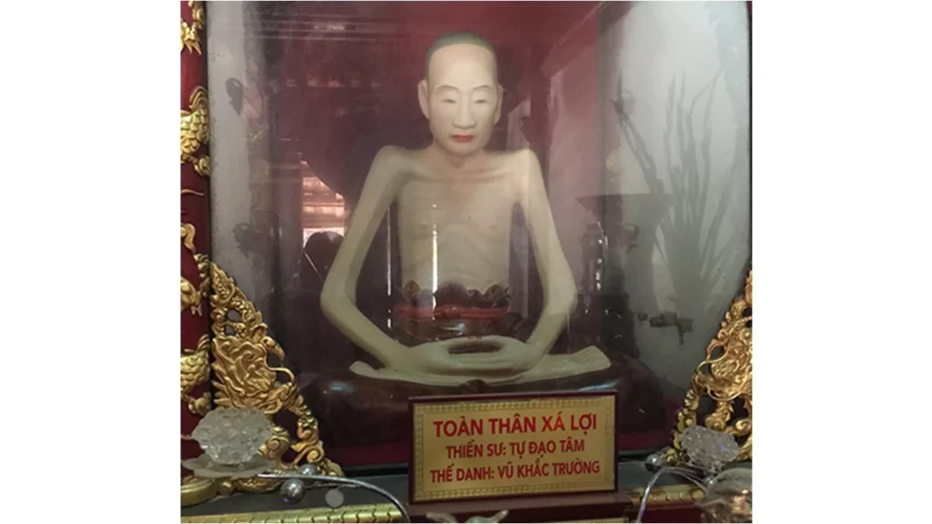 Toàn thân xá lợi Thiền sư Tự Đạo Tâm, thế danh: Vũ Khắc Trường