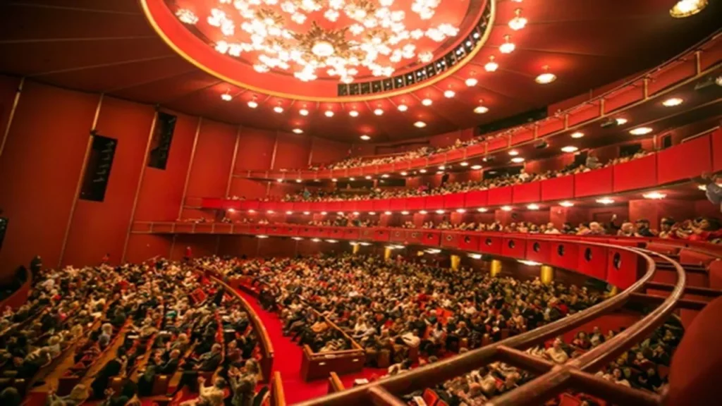 Buổi biểu diễn thứ 12 và cũng là cuối cùng của Đoàn Shen Yun Tân Thế giới tại Nhà hát Opera, Kennedy Center ở Washington, D.C., vào ngày 2 tháng 3. (Theo The Epoch Times)
