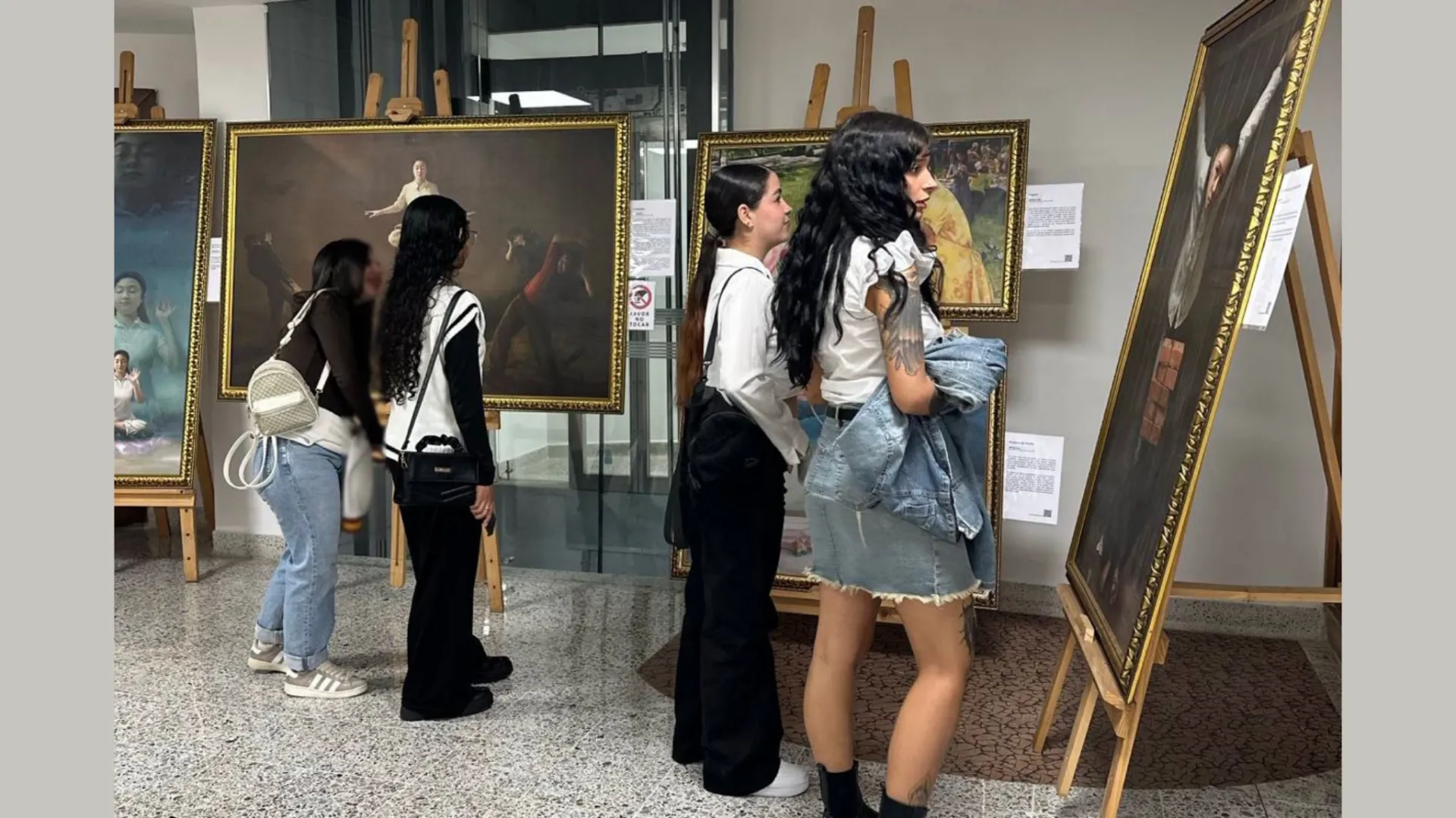 Triển lãm Nghệ thuật “Chân-Thiện-Nhẫn” tại Hội đồng Thành phố Medellín và Hội đồng Lập pháp Antioquia, Colombia