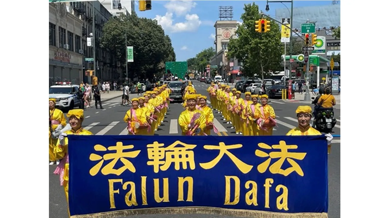 Cac-hoc-vien-Phap-Luan-Dai-Phap-tham-gia-su-kien-Bo-hanh-Doan-va-dieu-hanh-cong-dong-Brooklyn