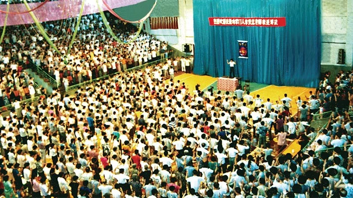 Đại sư Lý Hồng Chí giảng Pháp tại Đại Liên