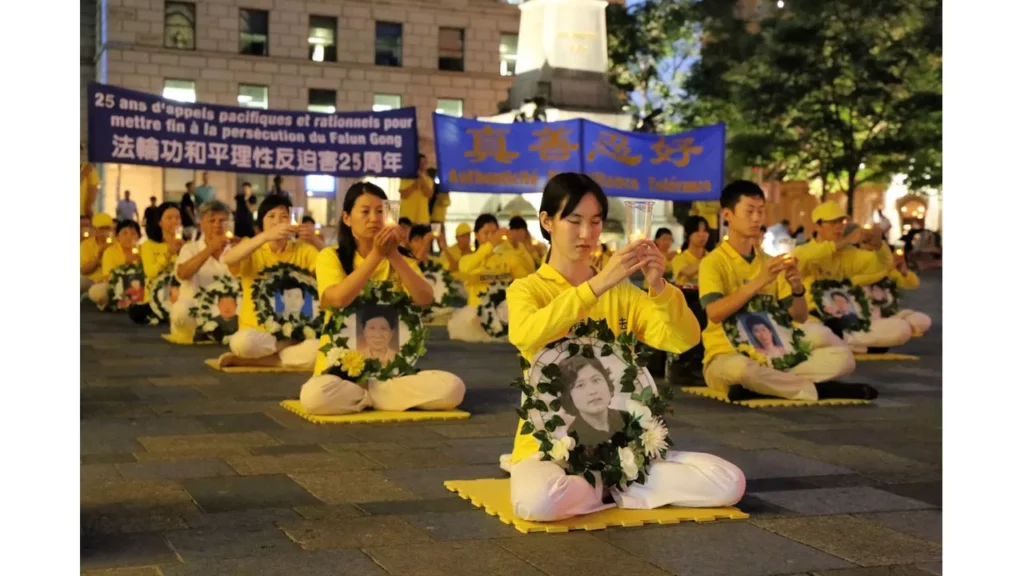 Ngày 13/7/2024, các học viên Pháp Luân Công thắp nến tưởng niệm để tưởng nhớ những học viên đã bị bức hại đến chết và kêu gọi chấm dứt cuộc bức hại tại Place d’Armes, Montréal, Canada