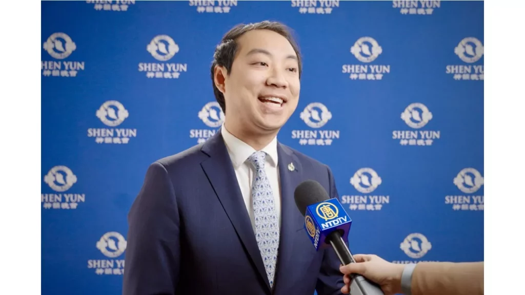 Nghị sỹ Quốc hội Kevin Vương thưởng thức Shen Yun tại Trung tâm Nghệ thuật Biểu diễn Four Seasons tối hôm 02/04/2024